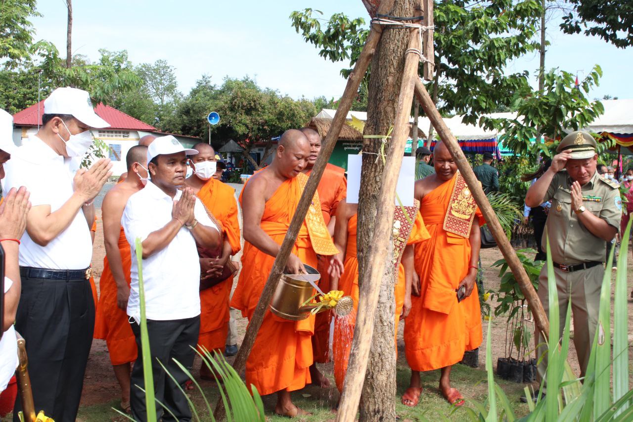 ថ្នាក់ដឹកនាំខេត្ត រួមនឹងមន្ត្រីរាជការប្រារព្ធរុក្ខទិវាលើកទី ៩ កក្កដា ឆ្នាំ២០២២