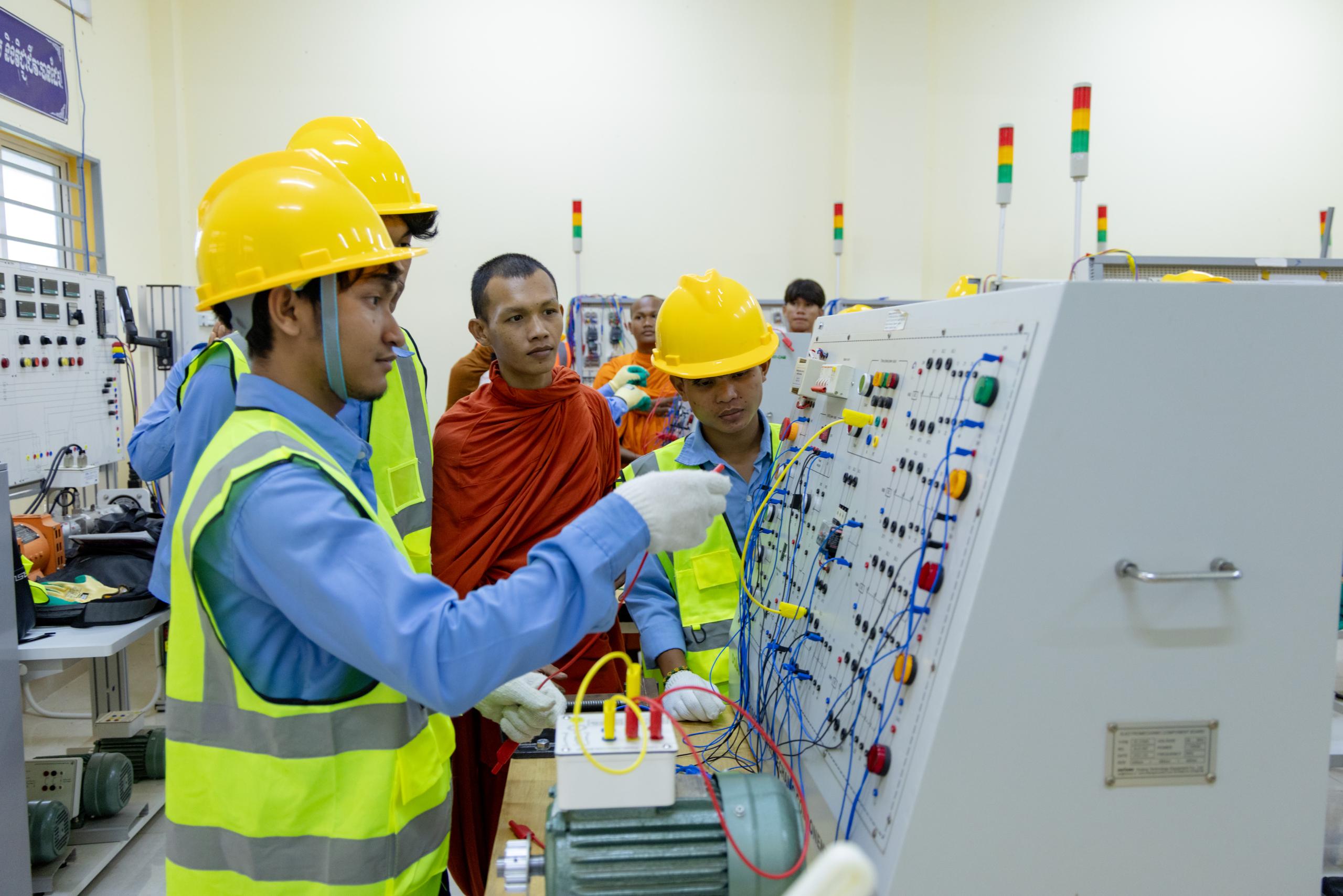 រដ្ឋាភិបាលជំរុញវិស័យ TVET ដើម្បីសម្រេចគោលនយោបាល«ពលរដ្ឋម្នាក់មានជំនាញមួយយ៉ាងតិចប្រចាំជីវិត»